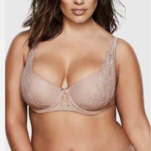 ASHLEY GRAHAM Diva Bra Beige Demi-cup pin-stripe with lace & crystals 40DD